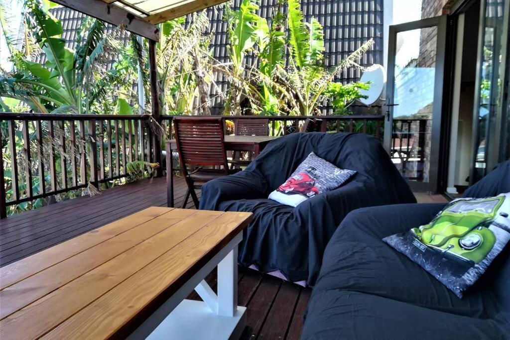 2 Bedroom Guest Suite At A-Frame Glengariff Beach Glen Eden ภายนอก รูปภาพ